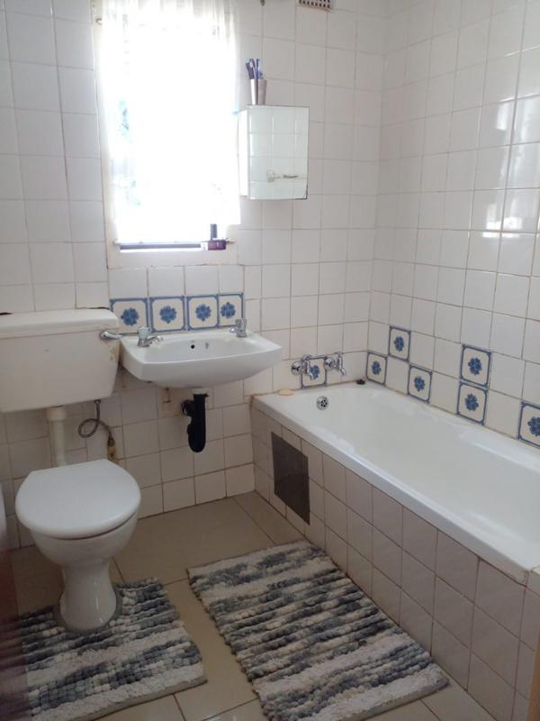5 Bedroom Property for Sale in Mohlakeng Gauteng