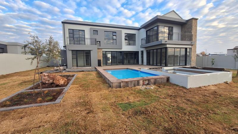 5 Bedroom Property for Sale in Midstream Heights Gauteng