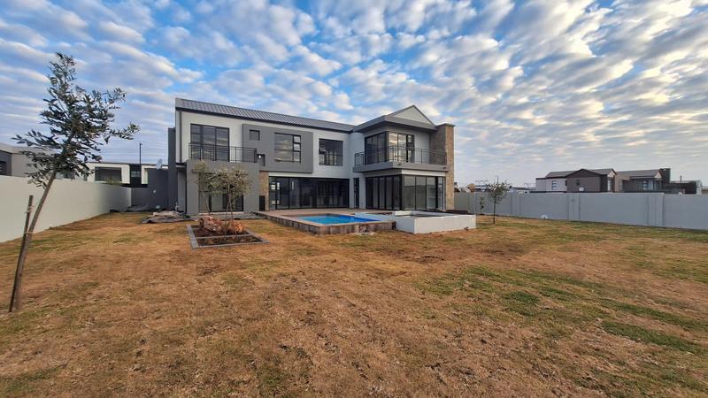 5 Bedroom Property for Sale in Midstream Heights Gauteng