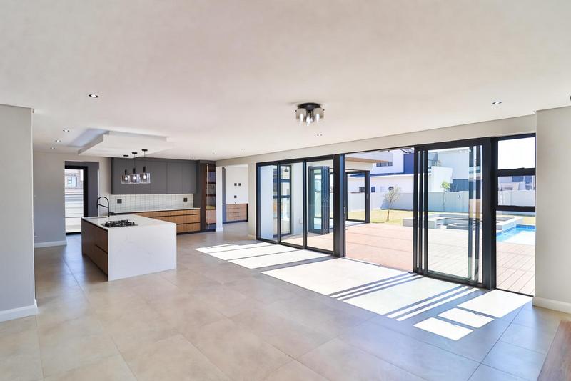 5 Bedroom Property for Sale in Midstream Heights Gauteng