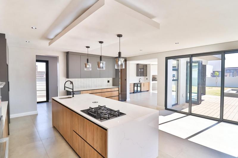 5 Bedroom Property for Sale in Midstream Heights Gauteng