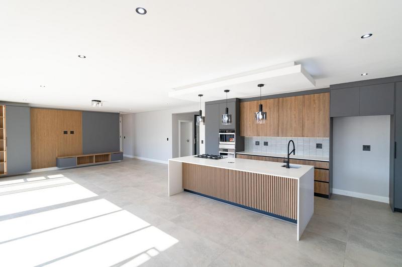 5 Bedroom Property for Sale in Midstream Heights Gauteng
