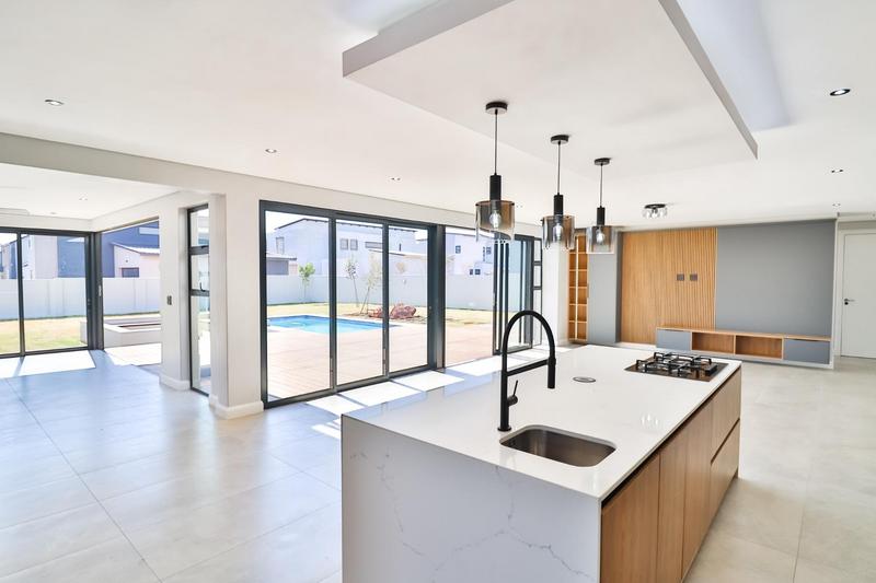 5 Bedroom Property for Sale in Midstream Heights Gauteng
