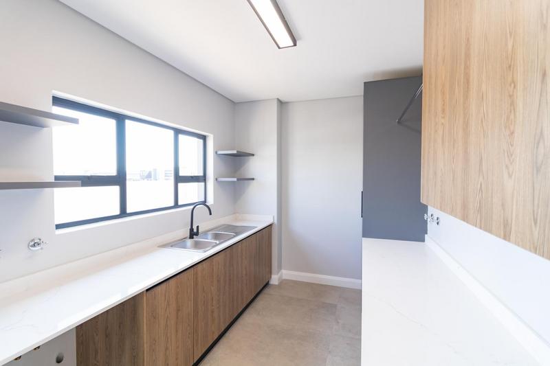 5 Bedroom Property for Sale in Midstream Heights Gauteng
