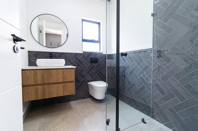 5 Bedroom Property for Sale in Midstream Heights Gauteng