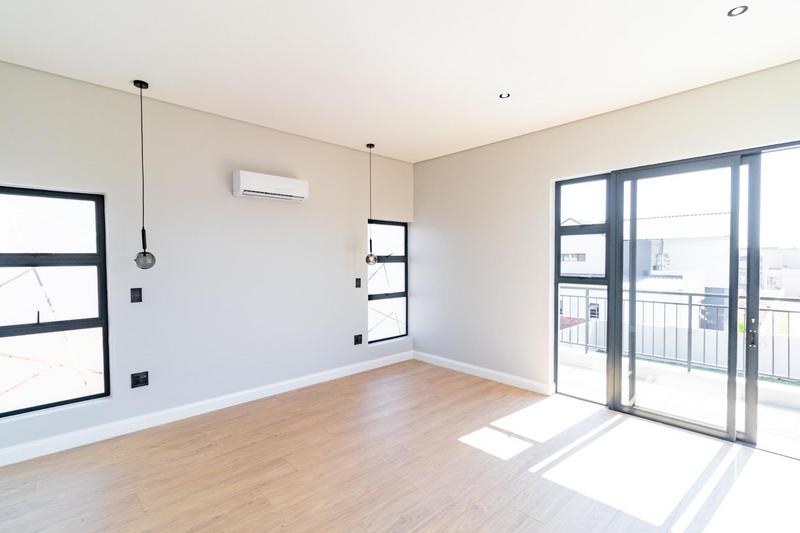 5 Bedroom Property for Sale in Midstream Heights Gauteng