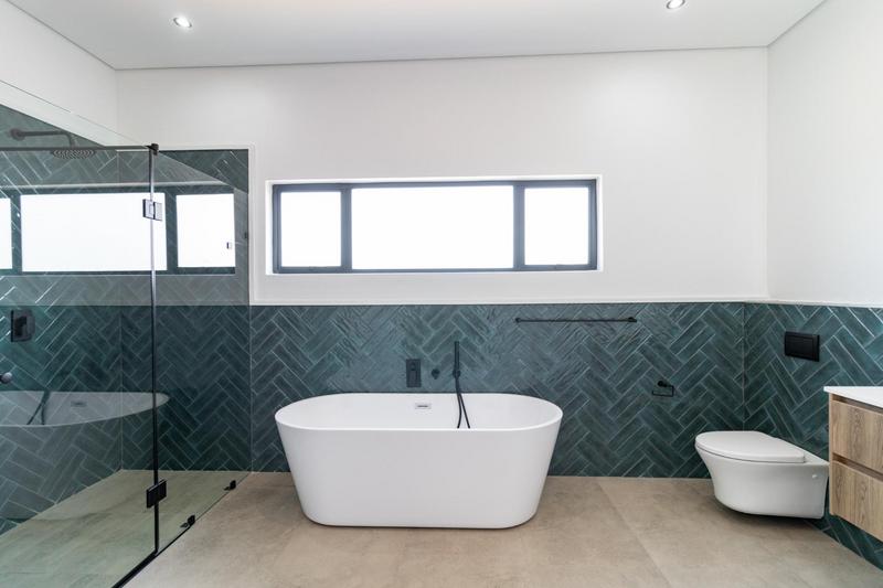 5 Bedroom Property for Sale in Midstream Heights Gauteng