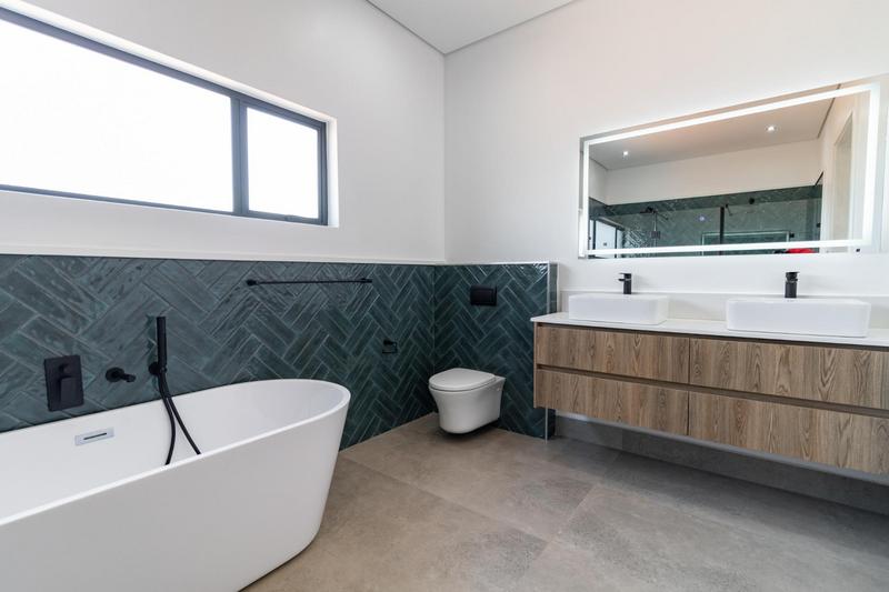 5 Bedroom Property for Sale in Midstream Heights Gauteng