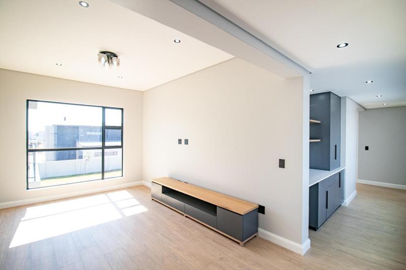 5 Bedroom Property for Sale in Midstream Heights Gauteng