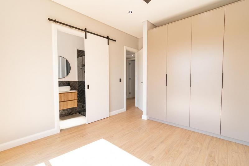 5 Bedroom Property for Sale in Midstream Heights Gauteng