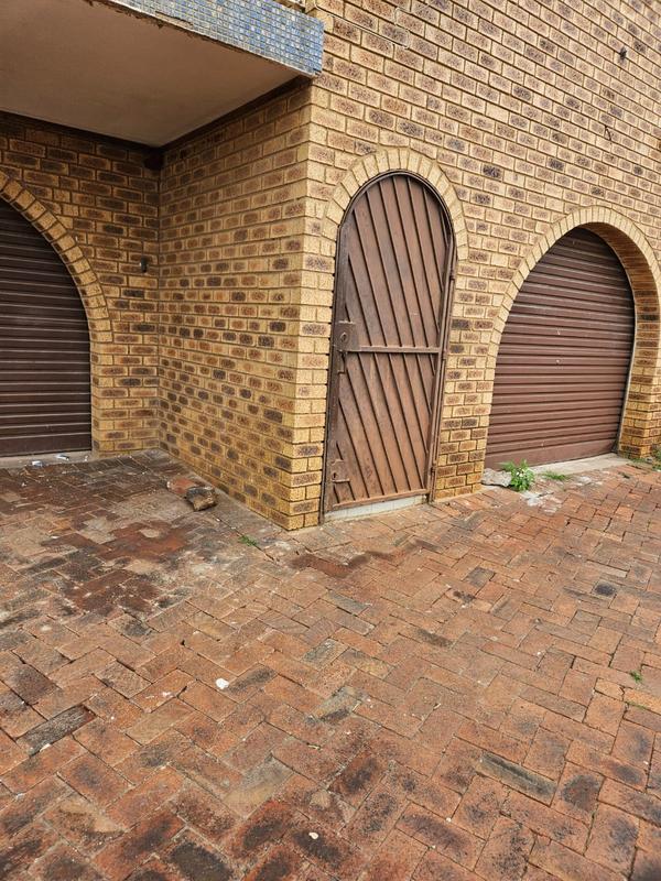14 Bedroom Property for Sale in Laudium Gauteng