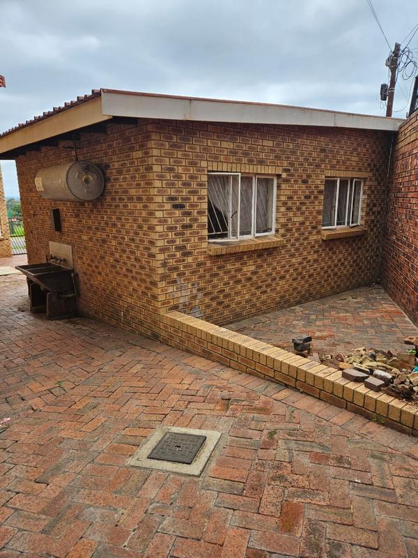 14 Bedroom Property for Sale in Laudium Gauteng