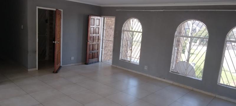 14 Bedroom Property for Sale in Laudium Gauteng