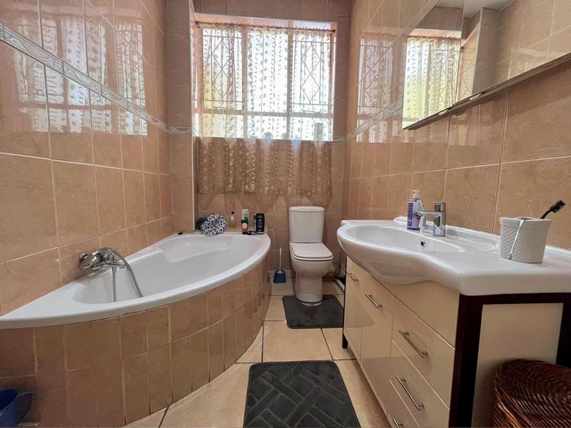 2 Bedroom Property for Sale in Parktown Gauteng