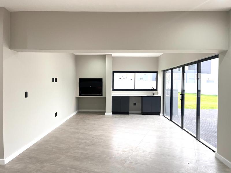 4 Bedroom Property for Sale in Midstream Heights Gauteng