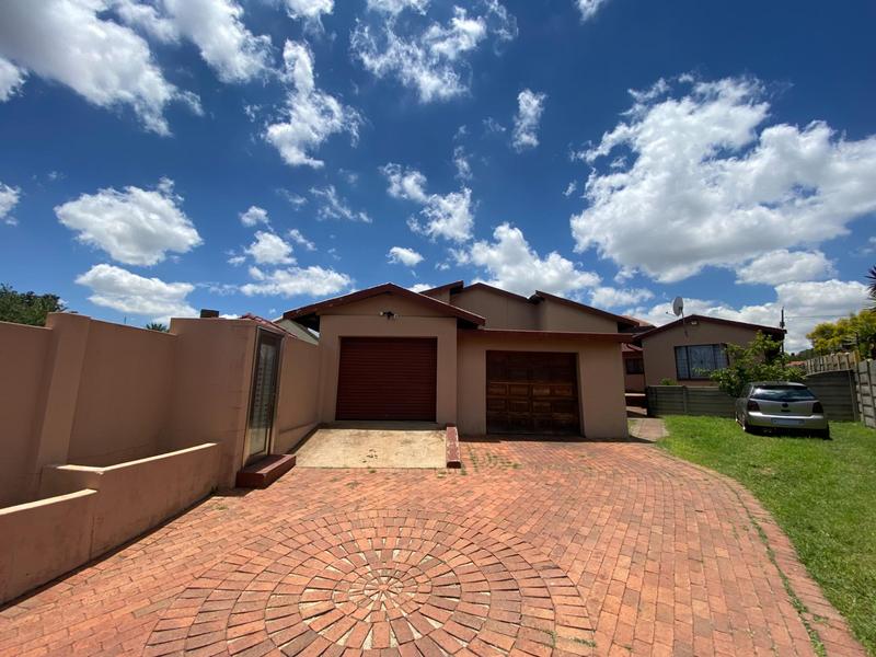 3 Bedroom Property for Sale in Birch Acres Gauteng