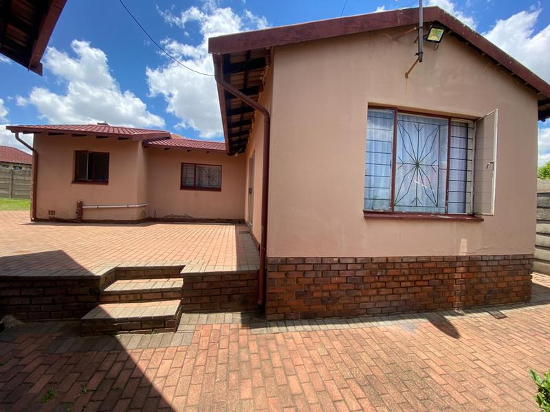 3 Bedroom Property for Sale in Birch Acres Gauteng