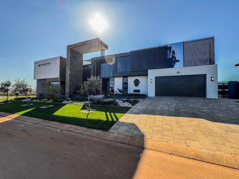 5 Bedroom Property for Sale in Midstream Heights Gauteng