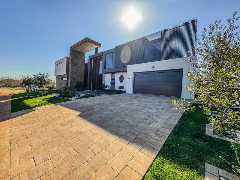 5 Bedroom Property for Sale in Midstream Heights Gauteng