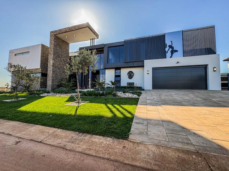 5 Bedroom Property for Sale in Midstream Heights Gauteng