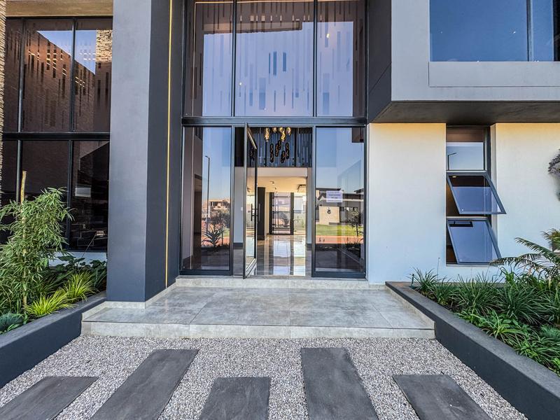 5 Bedroom Property for Sale in Midstream Heights Gauteng