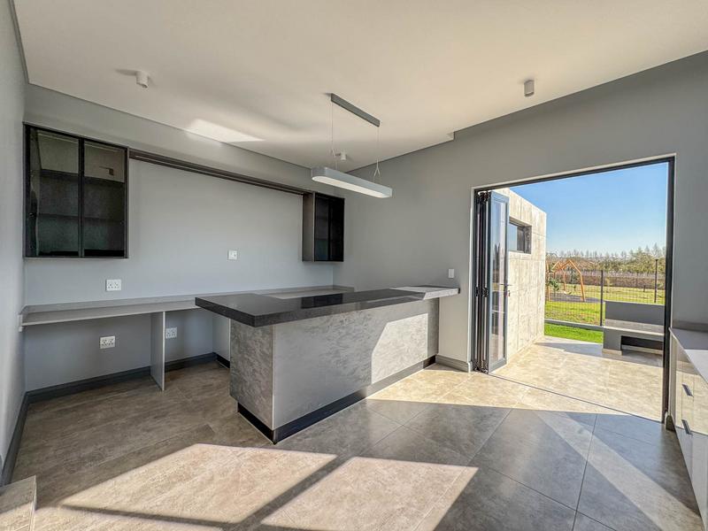 5 Bedroom Property for Sale in Midstream Heights Gauteng