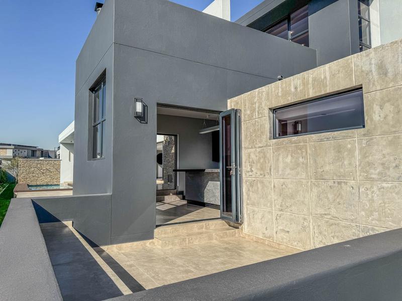 5 Bedroom Property for Sale in Midstream Heights Gauteng