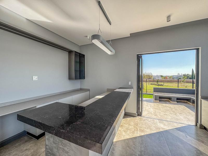 5 Bedroom Property for Sale in Midstream Heights Gauteng