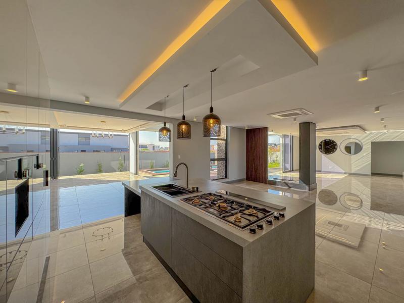 5 Bedroom Property for Sale in Midstream Heights Gauteng