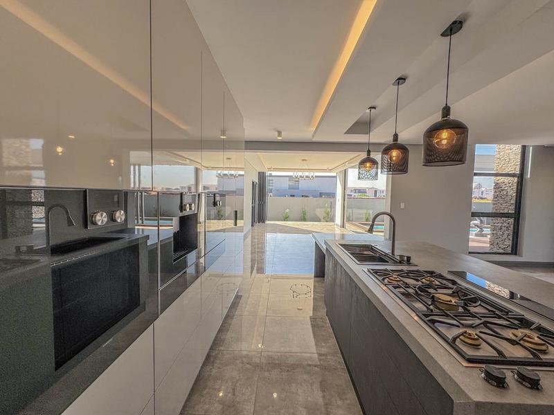 5 Bedroom Property for Sale in Midstream Heights Gauteng