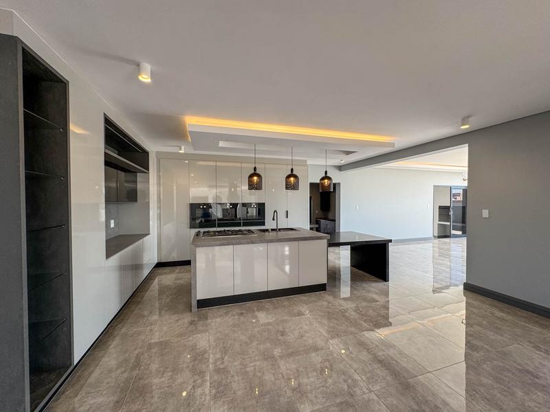 5 Bedroom Property for Sale in Midstream Heights Gauteng