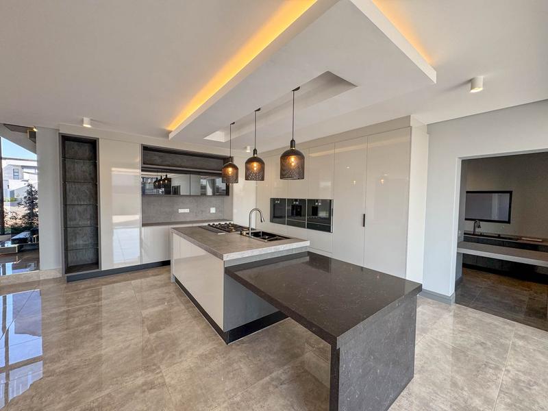5 Bedroom Property for Sale in Midstream Heights Gauteng