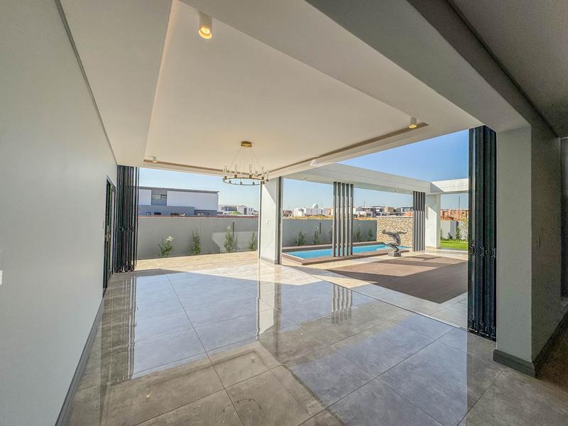 5 Bedroom Property for Sale in Midstream Heights Gauteng