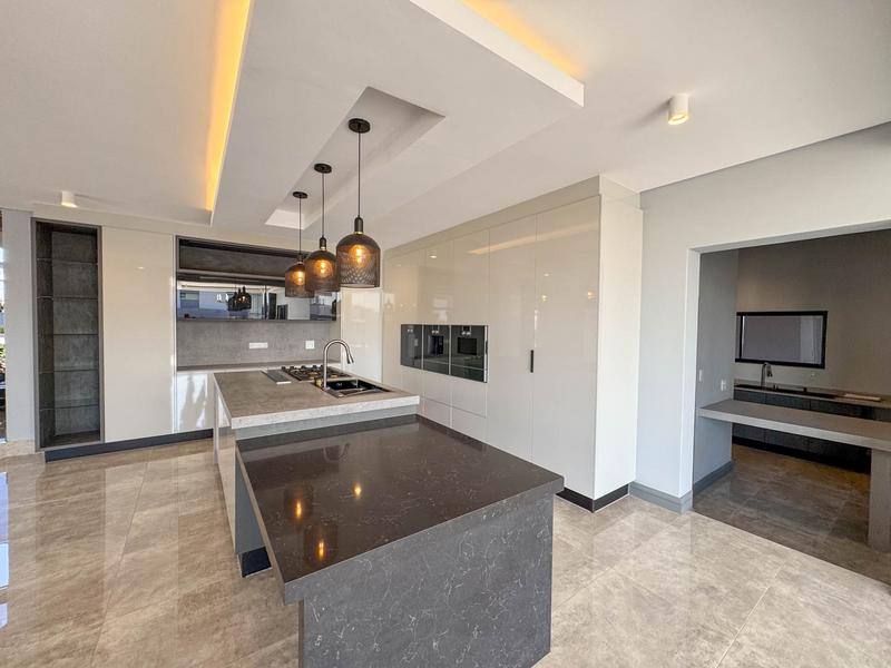 5 Bedroom Property for Sale in Midstream Heights Gauteng