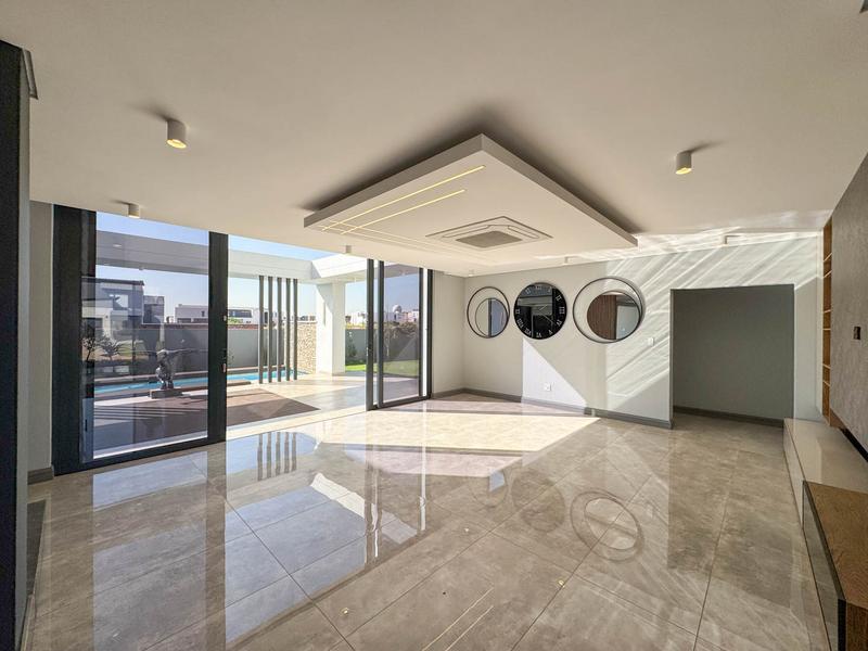 5 Bedroom Property for Sale in Midstream Heights Gauteng