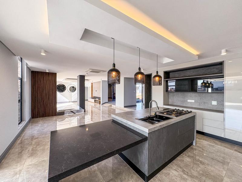 5 Bedroom Property for Sale in Midstream Heights Gauteng