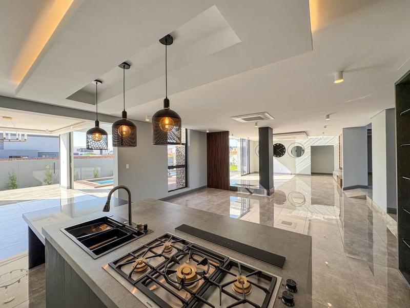 5 Bedroom Property for Sale in Midstream Heights Gauteng