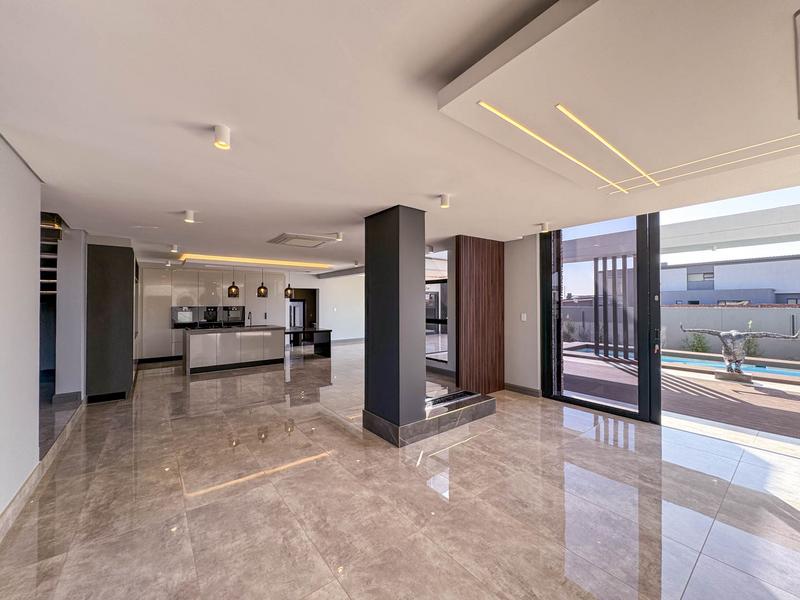 5 Bedroom Property for Sale in Midstream Heights Gauteng