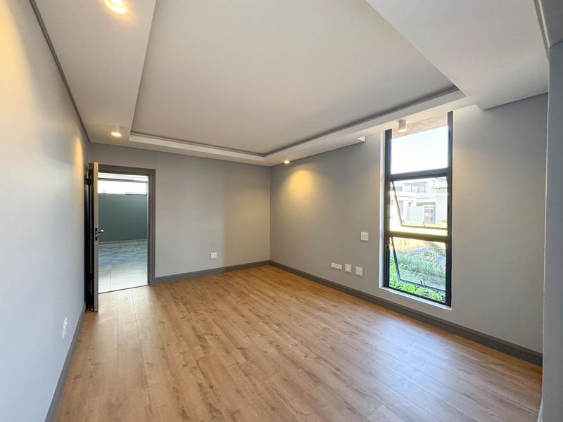 5 Bedroom Property for Sale in Midstream Heights Gauteng