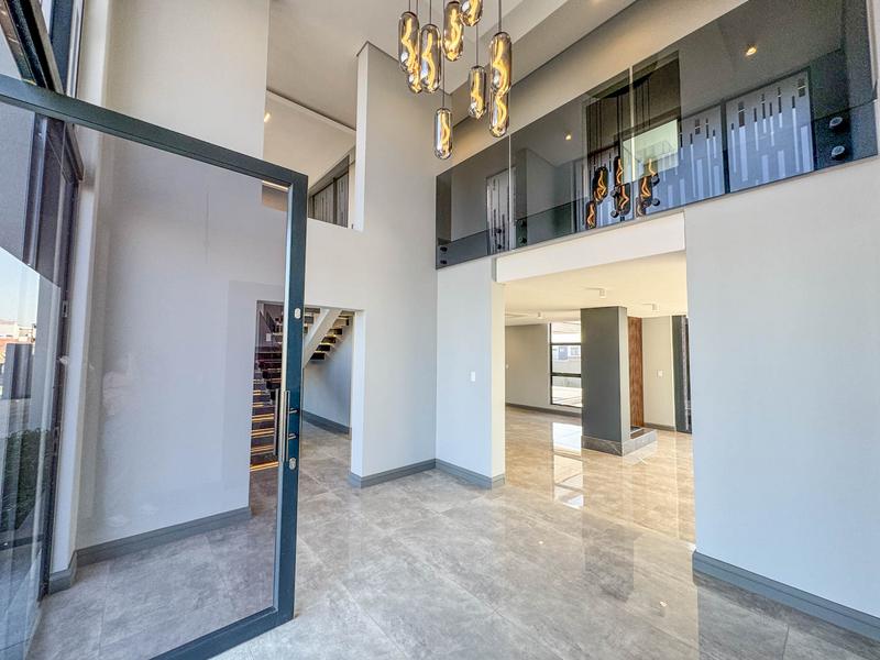 5 Bedroom Property for Sale in Midstream Heights Gauteng