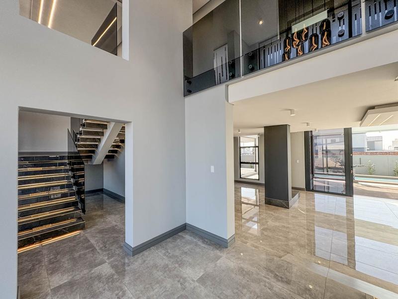 5 Bedroom Property for Sale in Midstream Heights Gauteng
