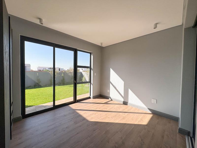 5 Bedroom Property for Sale in Midstream Heights Gauteng