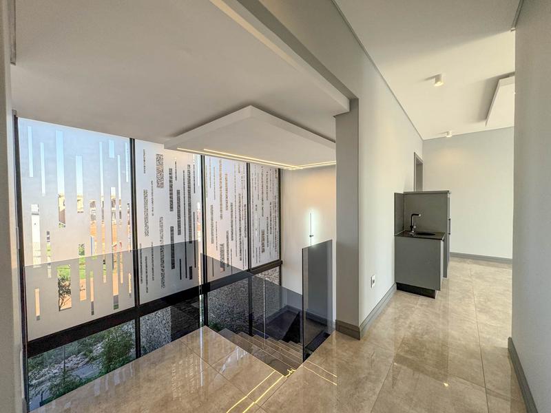 5 Bedroom Property for Sale in Midstream Heights Gauteng