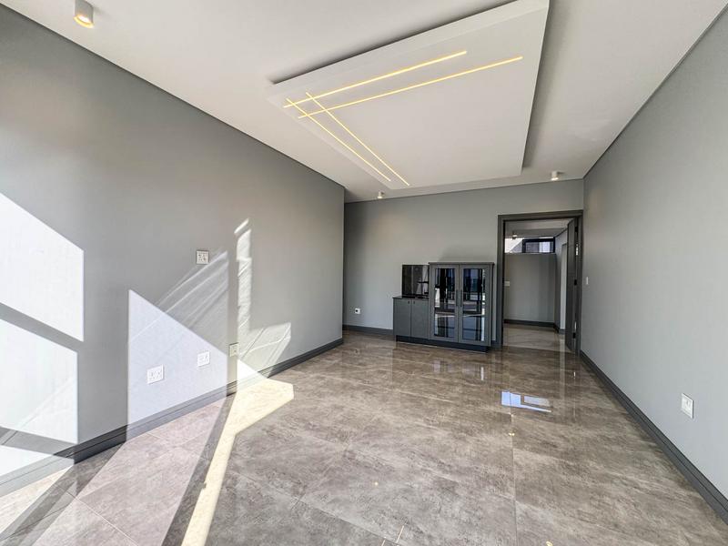 5 Bedroom Property for Sale in Midstream Heights Gauteng