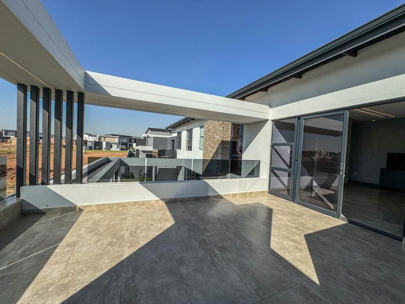 5 Bedroom Property for Sale in Midstream Heights Gauteng