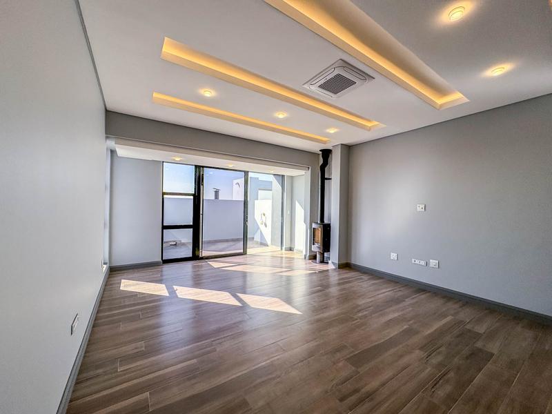 5 Bedroom Property for Sale in Midstream Heights Gauteng