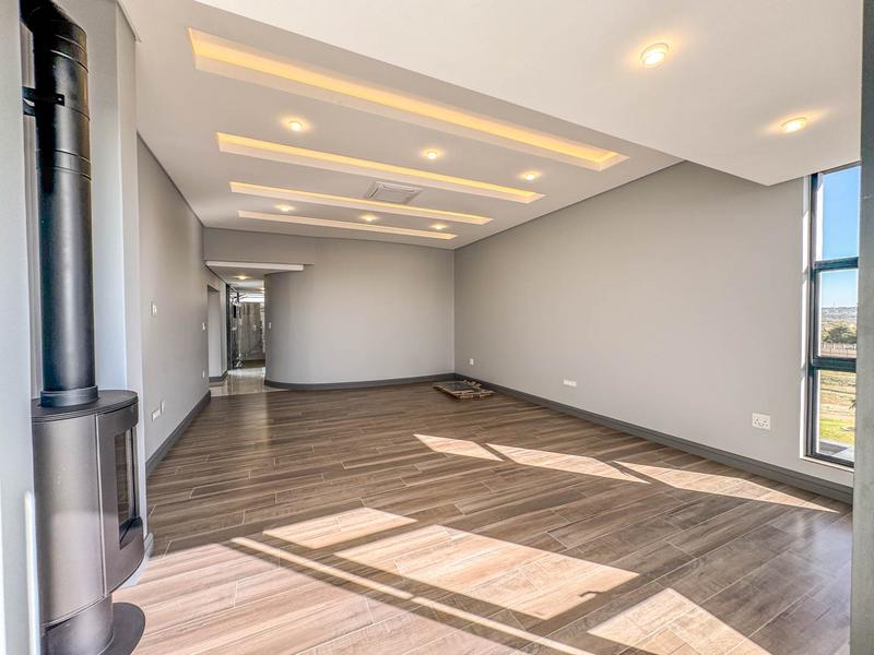 5 Bedroom Property for Sale in Midstream Heights Gauteng