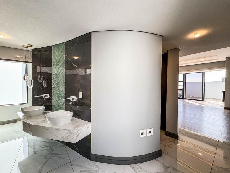 5 Bedroom Property for Sale in Midstream Heights Gauteng