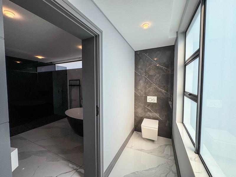 5 Bedroom Property for Sale in Midstream Heights Gauteng