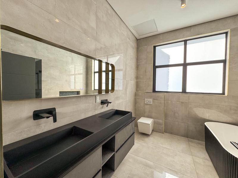 5 Bedroom Property for Sale in Midstream Heights Gauteng